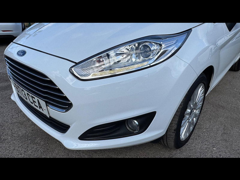 Ford Fiesta 1.0T EcoBoost Titanium Euro 5 (s/s) 5dr 5dr Manual 2025