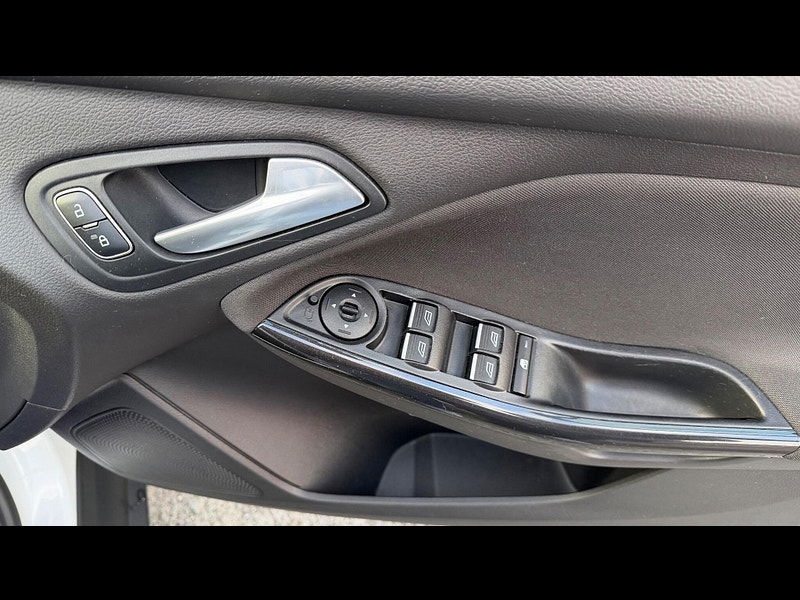 Ford Focus 1.0T EcoBoost Titanium Euro 6 (s/s) 5dr 5dr Manual 2025