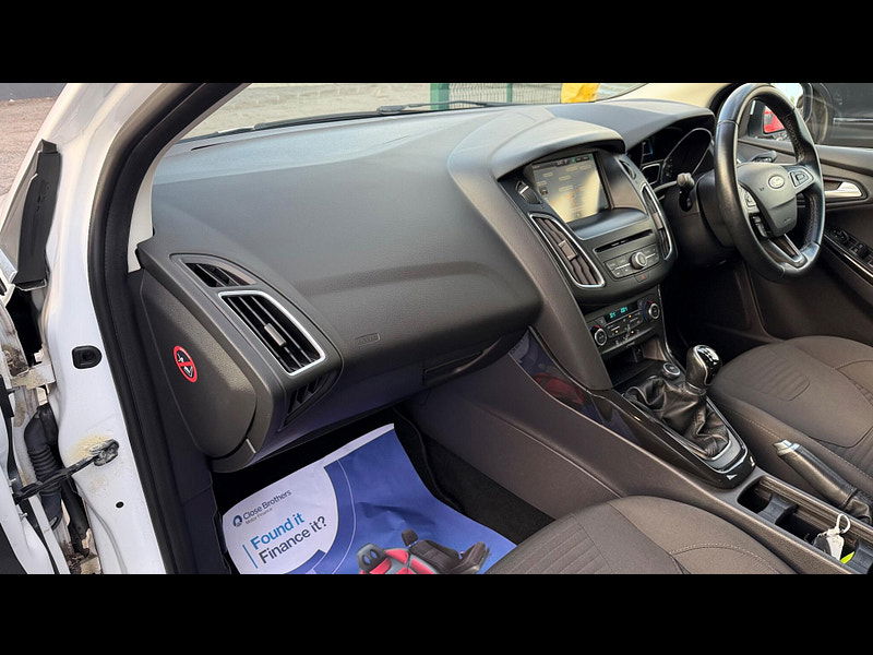 Ford Focus 1.0T EcoBoost Titanium Euro 6 (s/s) 5dr 5dr Manual 2025