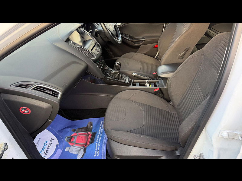 Ford Focus 1.0T EcoBoost Titanium Euro 6 (s/s) 5dr 5dr Manual 2025