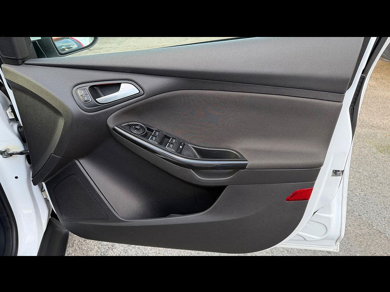 Ford Focus 1.0T EcoBoost Titanium Euro 6 (s/s) 5dr 5dr Manual 2025