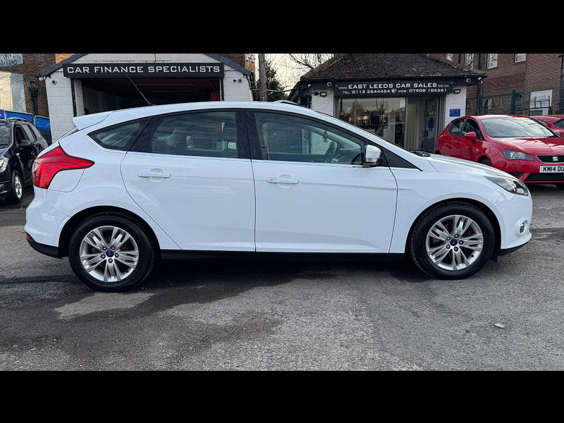 Ford Focus 1.0T EcoBoost Titanium Navigator Euro 5 (s/s) 5dr 5dr Manual 2025
