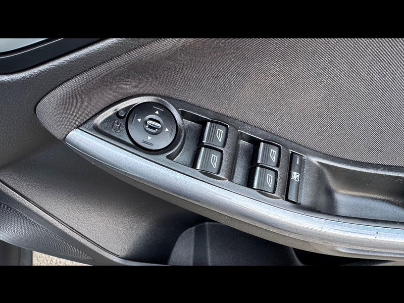 Ford Focus 1.0T EcoBoost Titanium Navigator Euro 5 (s/s) 5dr 5dr Manual 2025