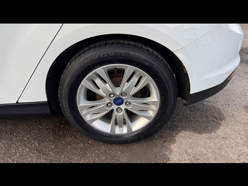 Ford Focus 1.0T EcoBoost Titanium Navigator Euro 5 (s/s) 5dr 5dr Manual 2025