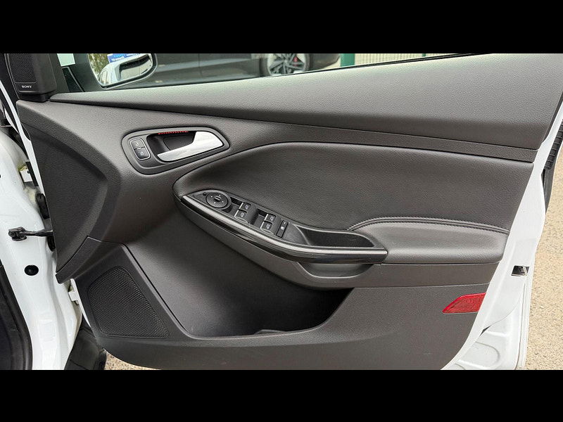 Ford Focus 1.0T EcoBoost Titanium X Euro 6 (s/s) 5dr 5dr Manual 2025