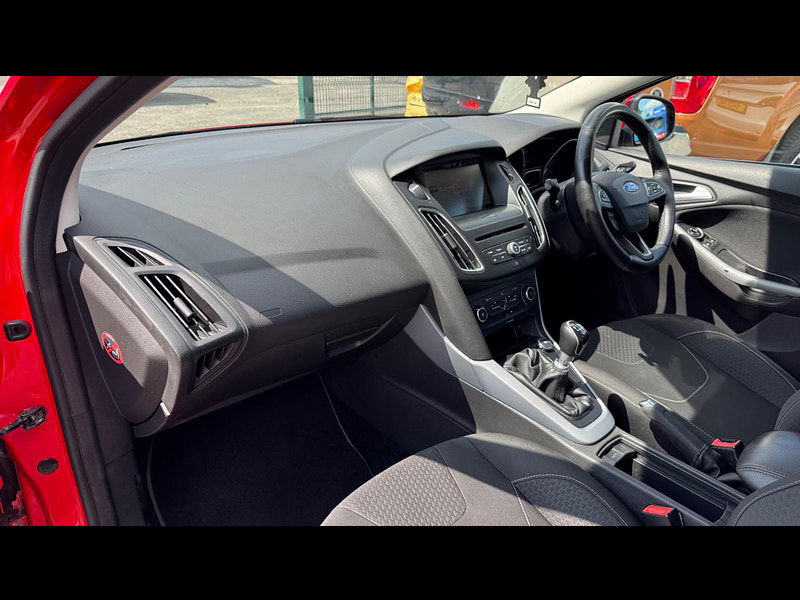 Ford Focus 1.0T EcoBoost Zetec Euro 6 (s/s) 5dr 5dr Manual 2025