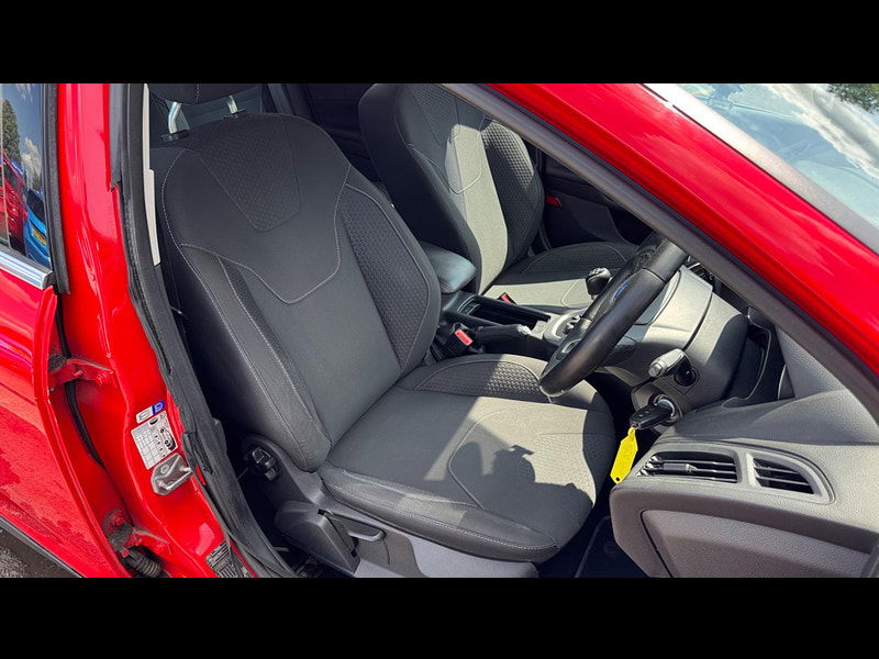 Ford Focus 1.0T EcoBoost Zetec Euro 6 (s/s) 5dr 5dr Manual 2025
