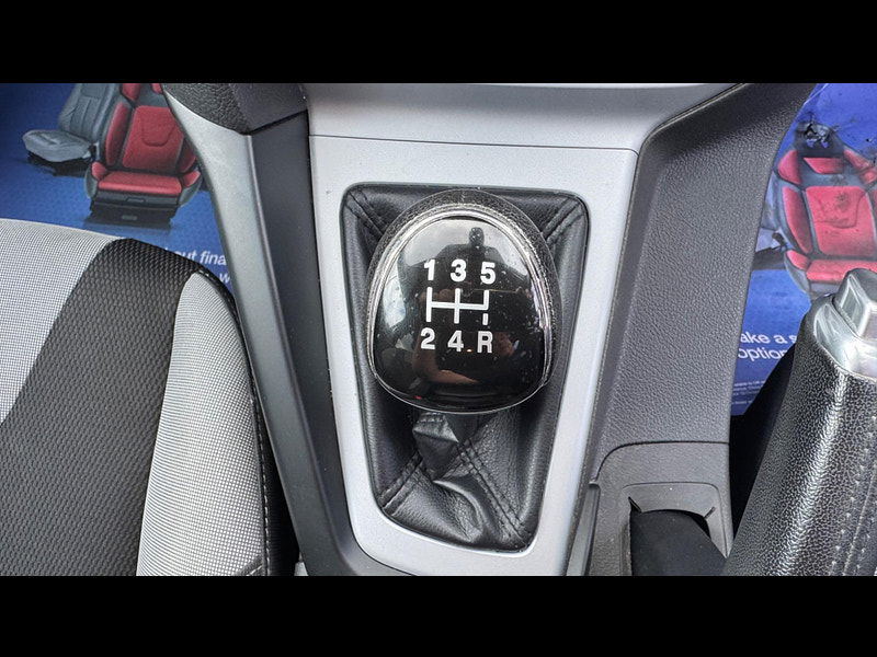 Ford Focus 1.0T EcoBoost Zetec Navigator Euro 5 (s/s) 5dr 5dr Manual 2025