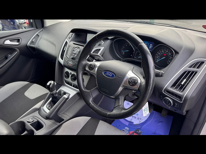 Ford Focus 1.0T EcoBoost Zetec Navigator Euro 5 (s/s) 5dr 5dr Manual 2025