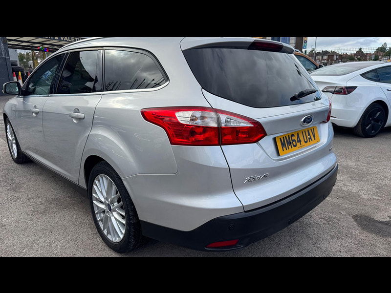Ford Focus 1.0T EcoBoost Zetec Navigator Euro 5 (s/s) 5dr 5dr Manual 2025