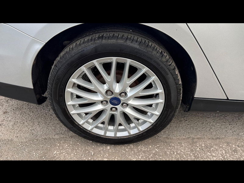 Ford Focus 1.0T EcoBoost Zetec Navigator Euro 5 (s/s) 5dr 5dr Manual 2025