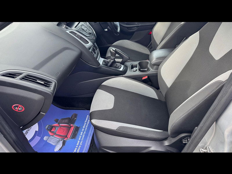 Ford Focus 1.0T EcoBoost Zetec Navigator Euro 5 (s/s) 5dr 5dr Manual 2025
