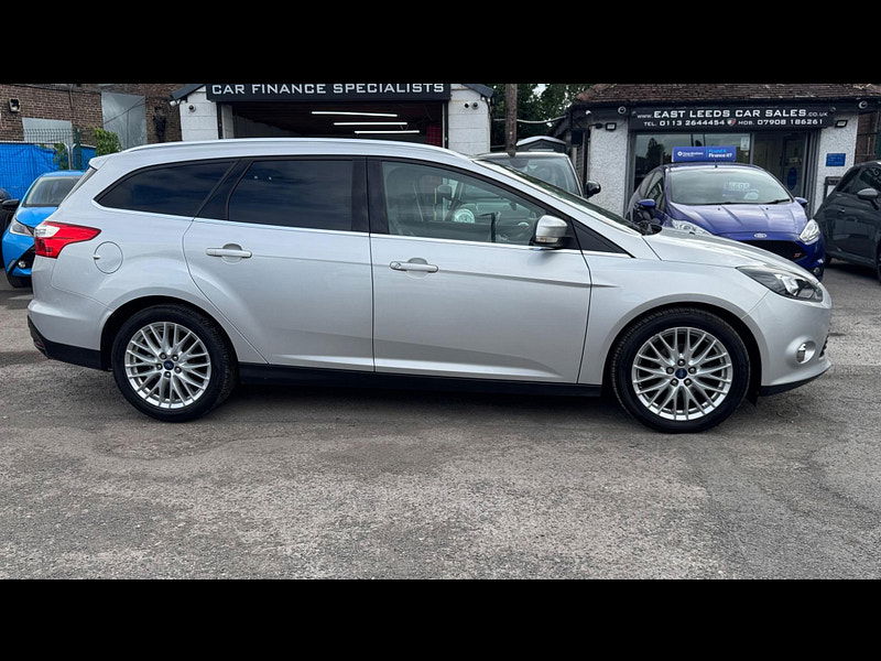 Ford Focus 1.0T EcoBoost Zetec Navigator Euro 5 (s/s) 5dr 5dr Manual 2025