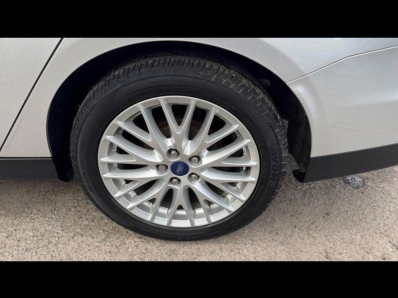 Ford Focus 1.0T EcoBoost Zetec Navigator Euro 5 (s/s) 5dr 5dr Manual 2025