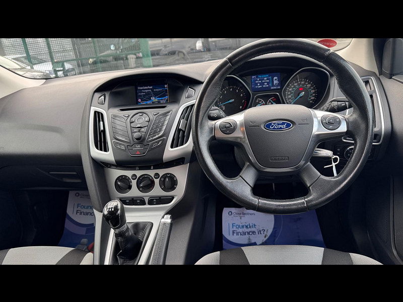 Ford Focus 1.0T EcoBoost Zetec Navigator Euro 5 (s/s) 5dr 5dr Manual 2025
