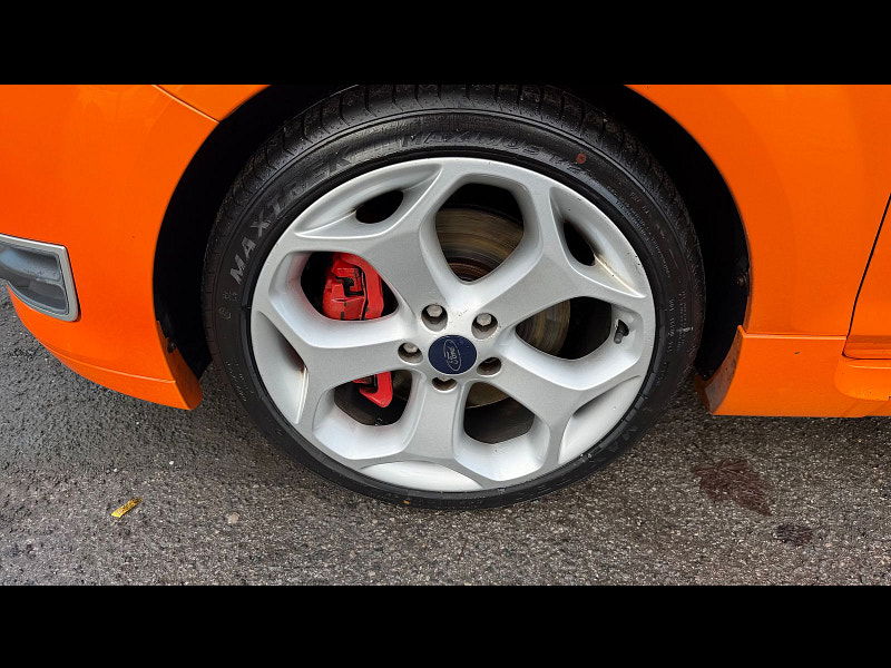 Ford Focus 2.5 SIV ST-2 Hatchback 3dr Petrol Manual (224 g/km, 221 bhp) 3dr Manual 2026