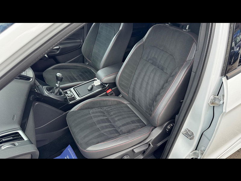 Ford Kuga 1.5T EcoBoost ST-Line Euro 6 (s/s) 5dr 5dr Manual 2025