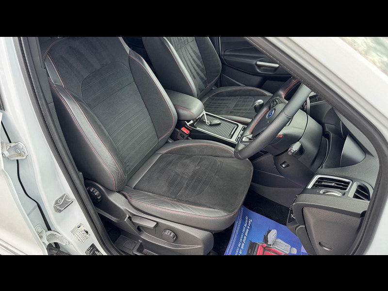 Ford Kuga 1.5T EcoBoost ST-Line Euro 6 (s/s) 5dr 5dr Manual 2025