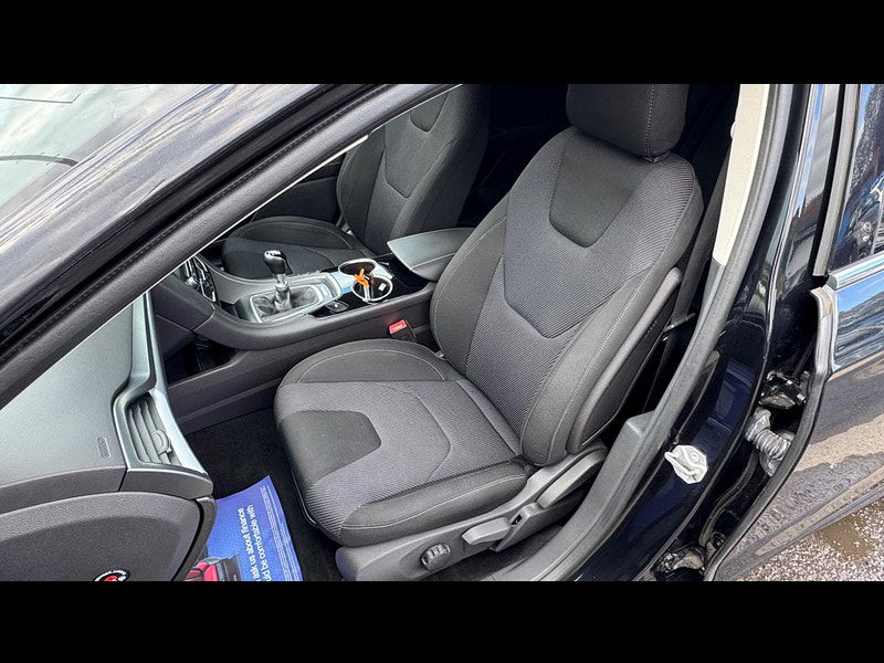 Ford Mondeo 2.0 TDCi Titanium Euro 6 (s/s) 5dr 5dr Manual 2025