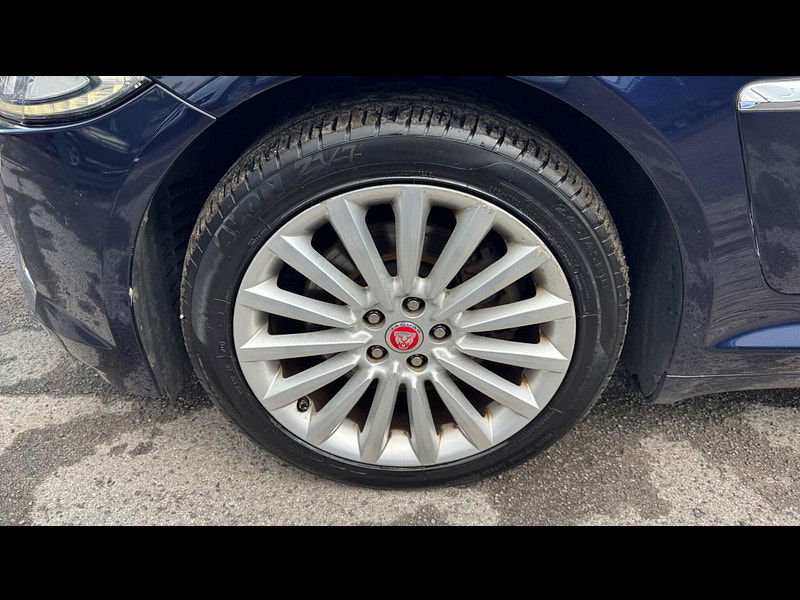 Jaguar XF 2.2d Luxury Auto Euro 5 (s/s) 4dr 4dr Automatic 2025