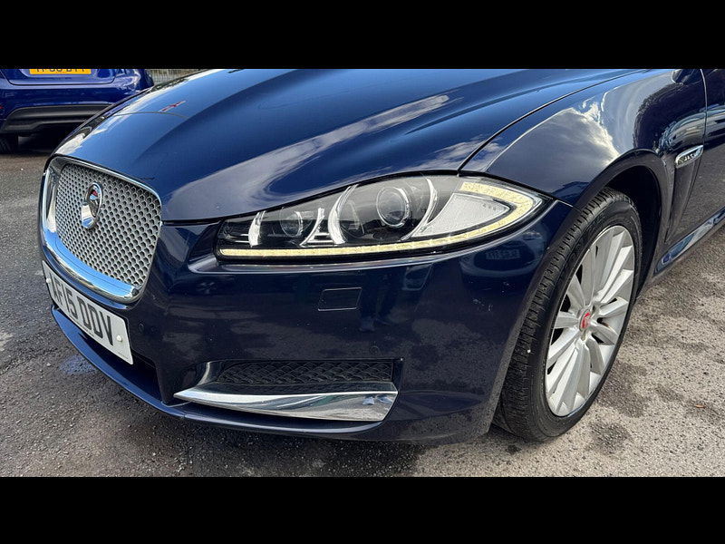 Jaguar XF 2.2d Luxury Auto Euro 5 (s/s) 4dr 4dr Automatic 2025