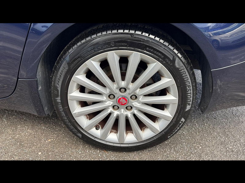Jaguar XF 2.2d Luxury Auto Euro 5 (s/s) 4dr 4dr Automatic 2025