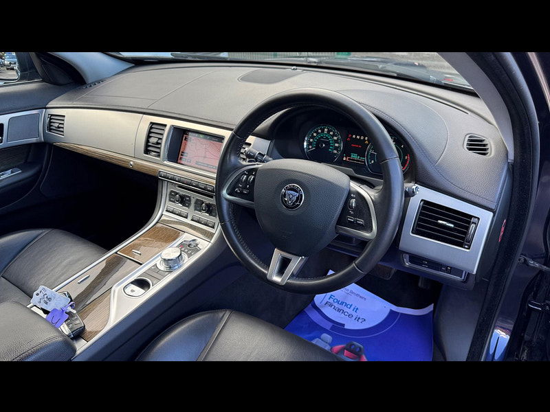 Jaguar XF 2.2d Luxury Auto Euro 5 (s/s) 4dr 4dr Automatic 2025
