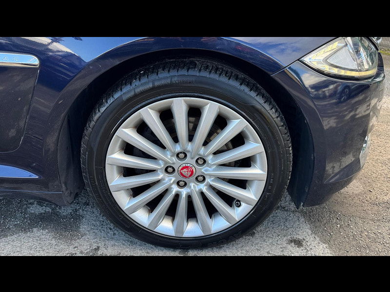 Jaguar XF 2.2d Luxury Auto Euro 5 (s/s) 4dr 4dr Automatic 2025