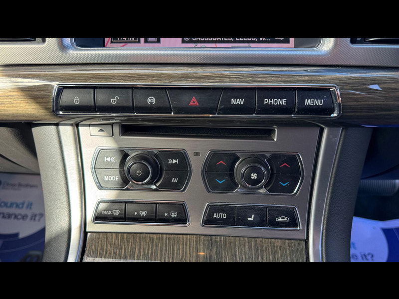 Jaguar XF 2.2d Luxury Auto Euro 5 (s/s) 4dr 4dr Automatic 2025
