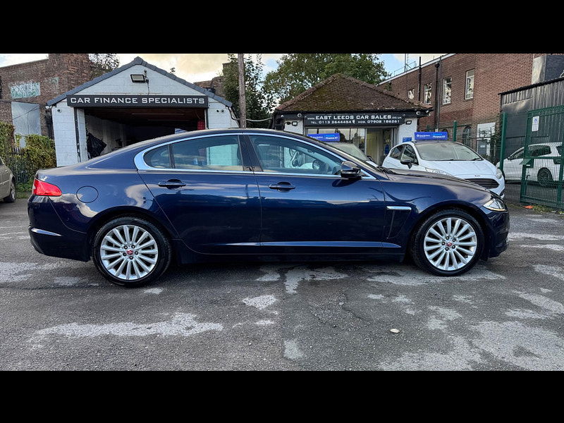 Jaguar XF 2.2d Luxury Auto Euro 5 (s/s) 4dr 4dr Automatic 2025