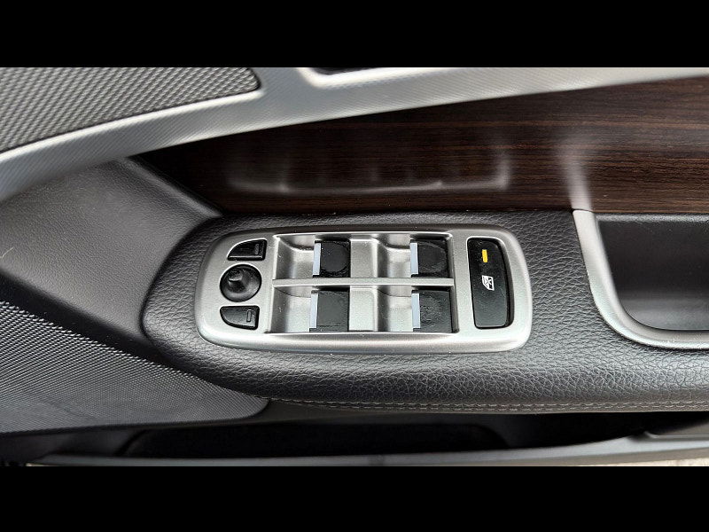 Jaguar XF 2.2d Luxury Saloon 4dr Diesel Auto Euro 5 (s/s) (163 ps) 4dr Automatic 2026