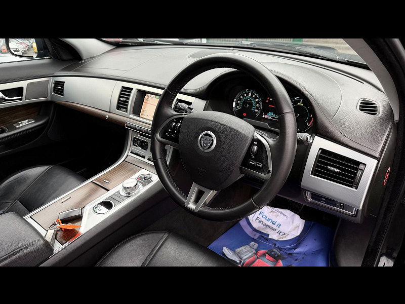 Jaguar XF 2.2d Luxury Saloon 4dr Diesel Auto Euro 5 (s/s) (163 ps) 4dr Automatic 2026