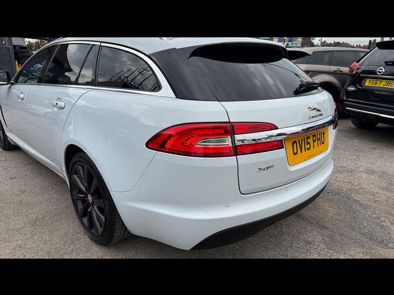 Jaguar XF 2.2d Portfolio Sportbrake Auto Euro 5 (s/s) 5dr 5dr Automatic 2025