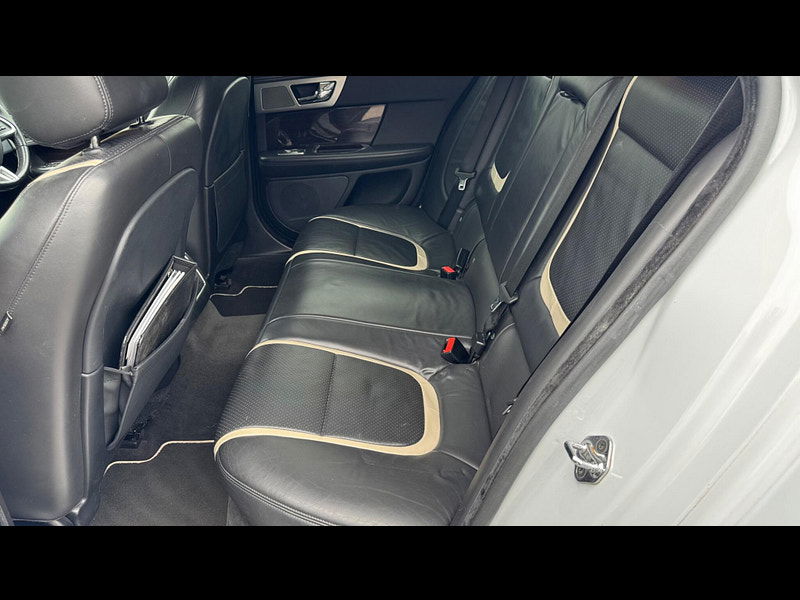 Jaguar XF 2.2d Portfolio Sportbrake Auto Euro 5 (s/s) 5dr 5dr Automatic 2025