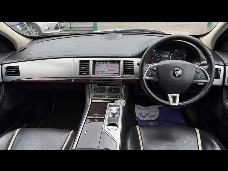 Jaguar XF 2.2d Portfolio Sportbrake Auto Euro 5 (s/s) 5dr 5dr Automatic 2025