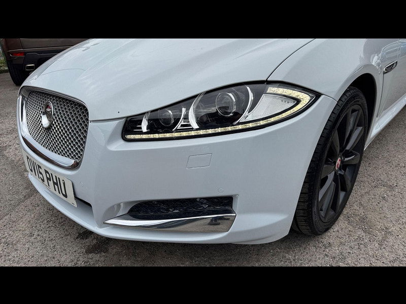 Jaguar XF 2.2d Portfolio Sportbrake Auto Euro 5 (s/s) 5dr 5dr Automatic 2025