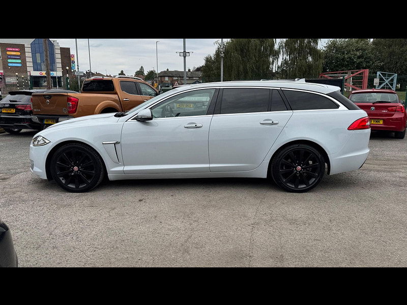 Jaguar XF 2.2d Portfolio Sportbrake Auto Euro 5 (s/s) 5dr 5dr Automatic 2025