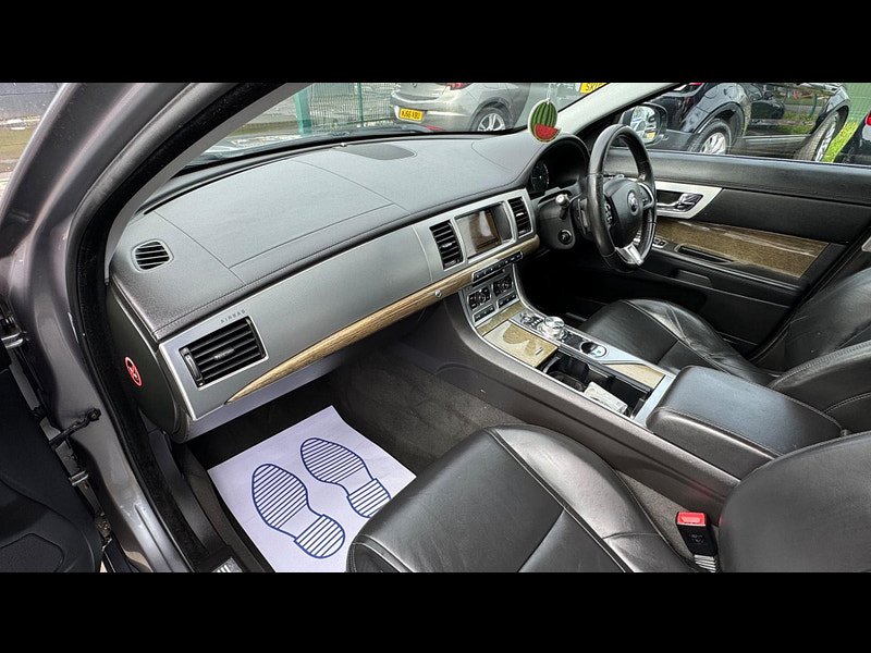 Jaguar XF 2.2d Premium Luxury Auto Euro 5 (s/s) 4dr 4dr Automatic 2024
