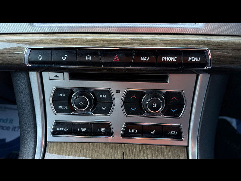 Jaguar XF 2.2d Premium Luxury Saloon 4dr Diesel Auto Euro 5 (s/s) (200 ps) 4dr Automatic 2026