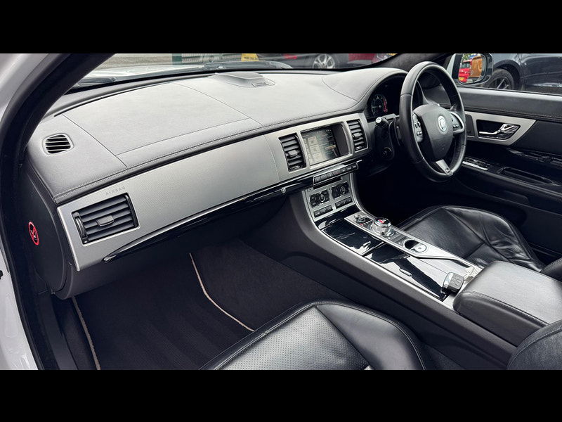 Jaguar XF 3.0d S V6 Portfolio Auto Euro 5 (s/s) 4dr 4dr Automatic 2025