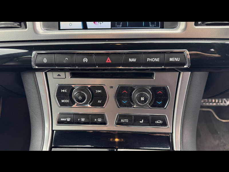 Jaguar XF 3.0d S V6 Portfolio Auto Euro 5 (s/s) 4dr 4dr Automatic 2025
