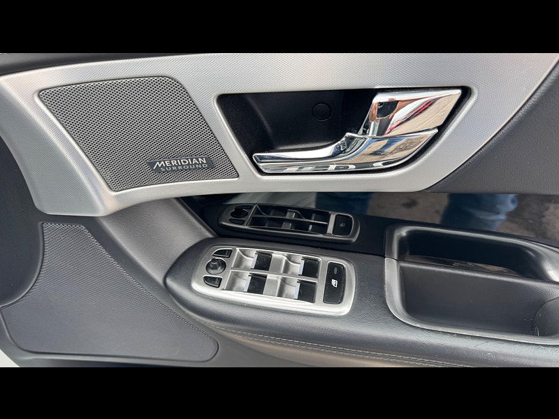 Jaguar XF 3.0d S V6 Portfolio Auto Euro 5 (s/s) 4dr 4dr Automatic 2025