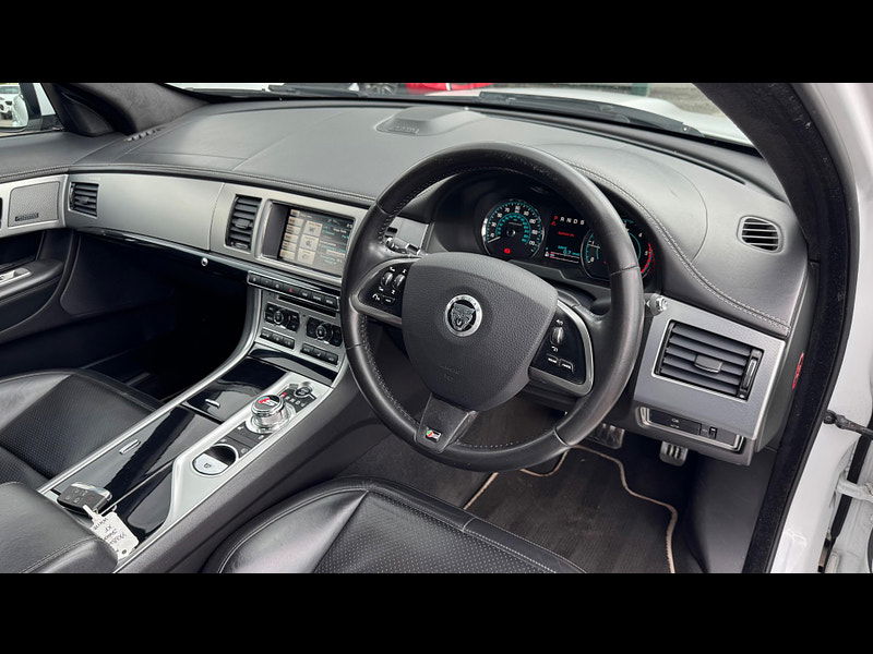 Jaguar XF 3.0d S V6 Portfolio Auto Euro 5 (s/s) 4dr 4dr Automatic 2025