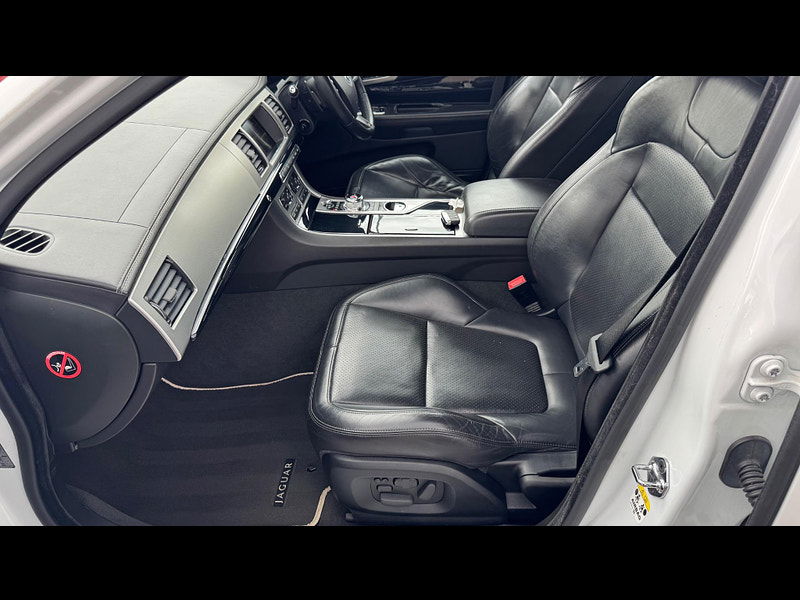 Jaguar XF 3.0d S V6 Portfolio Auto Euro 5 (s/s) 4dr 4dr Automatic 2025