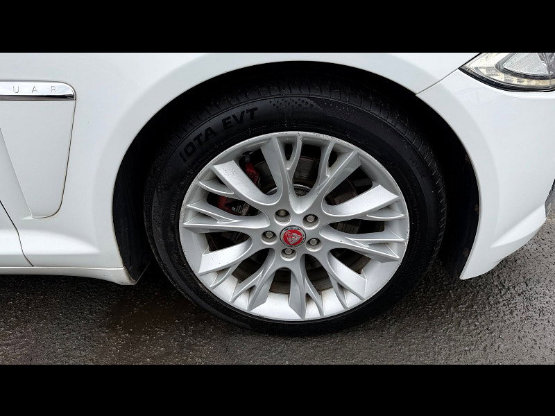 Jaguar XF 3.0d V6 Luxury Saloon 4dr Diesel Auto Euro 5 (s/s) (240 ps) 4dr Automatic 2026