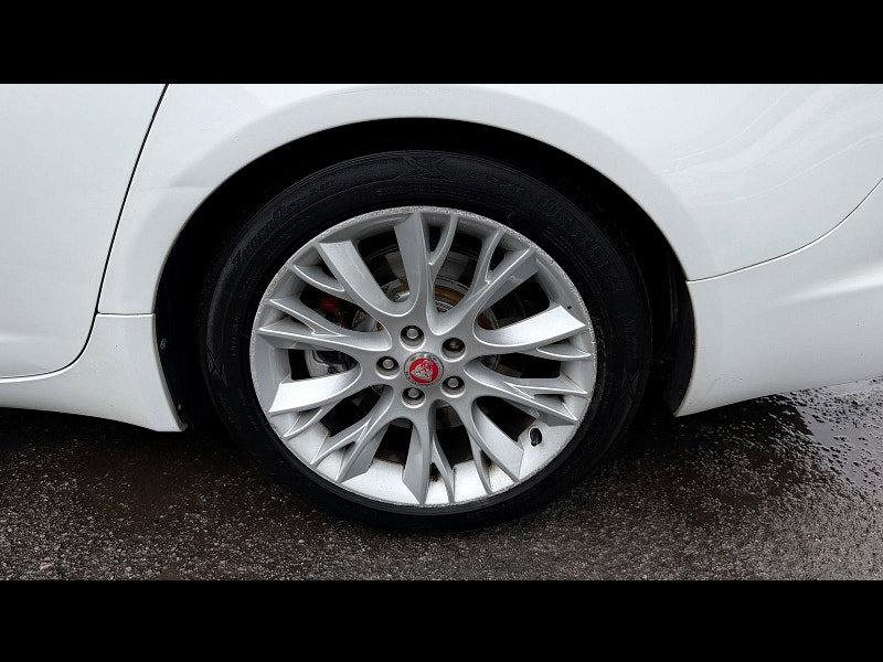 Jaguar XF 3.0d V6 Luxury Saloon 4dr Diesel Auto Euro 5 (s/s) (240 ps) 4dr Automatic 2026