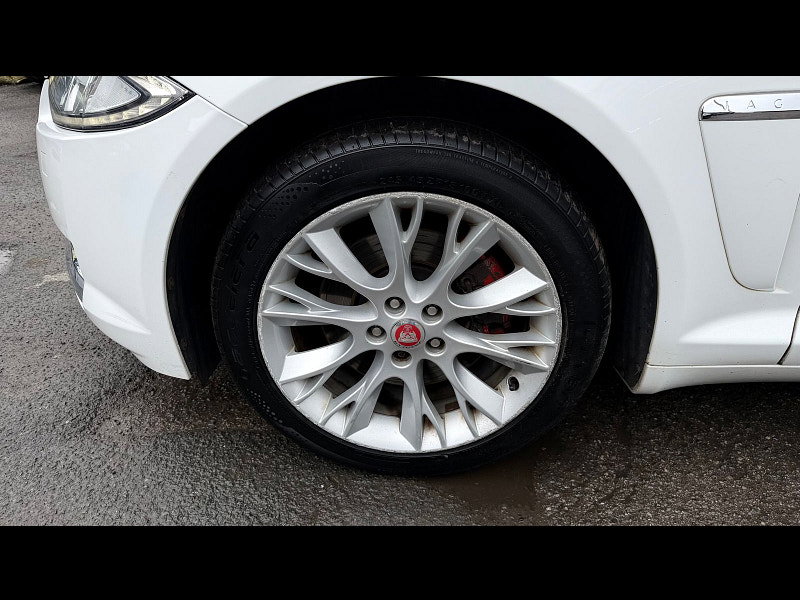 Jaguar XF 3.0d V6 Luxury Saloon 4dr Diesel Auto Euro 5 (s/s) (240 ps) 4dr Automatic 2026
