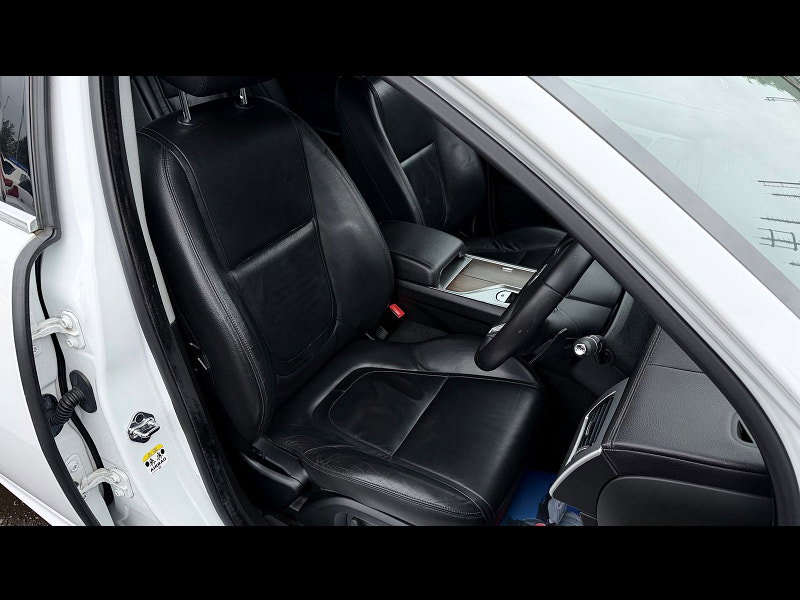 Jaguar XF 3.0d V6 Luxury Saloon 4dr Diesel Auto Euro 5 (s/s) (240 ps) 4dr Automatic 2026