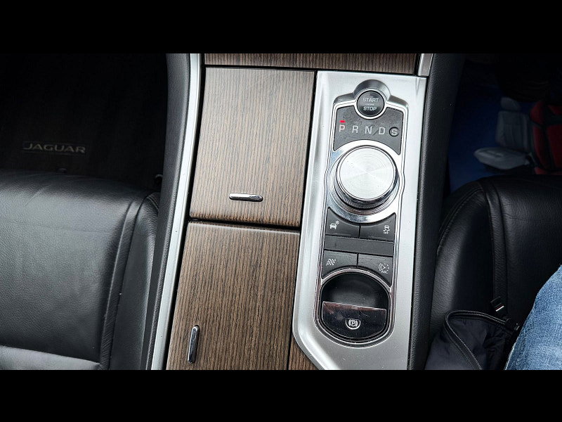 Jaguar XF 3.0d V6 Luxury Saloon 4dr Diesel Auto Euro 5 (s/s) (240 ps) 4dr Automatic 2026