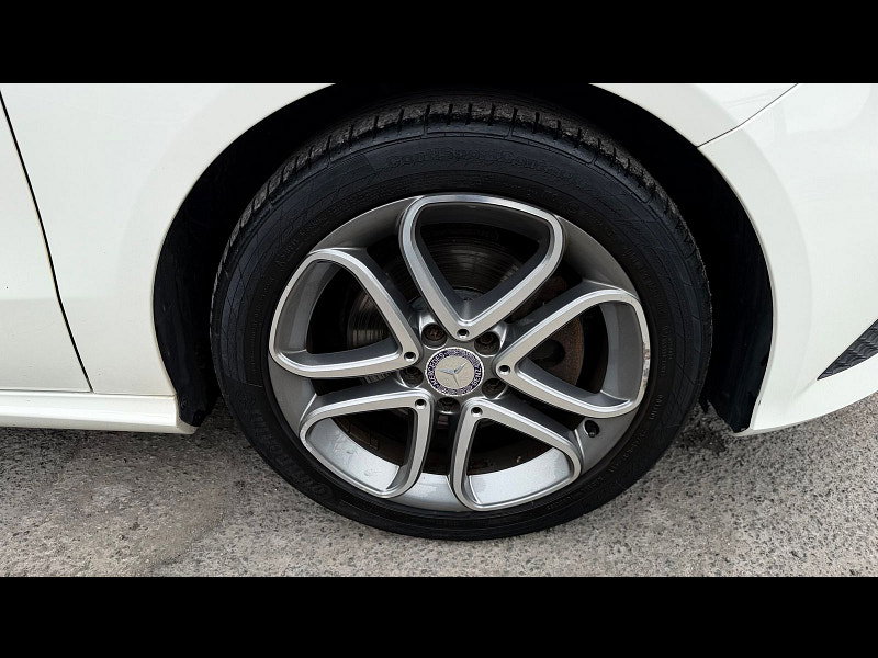 Mercedes-Benz A Class 1.6 A180 Sport Hatchback 5dr Petrol Manual Euro 6 (s/s) (122 ps) 5dr Manual 2026